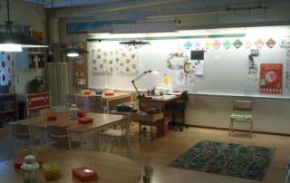 Prazne šolske klopi